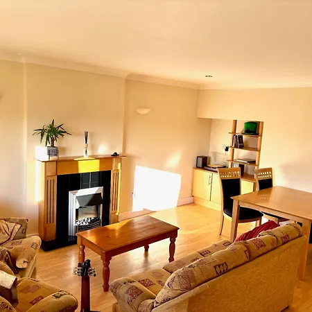 Berkley * Newtown Forbes